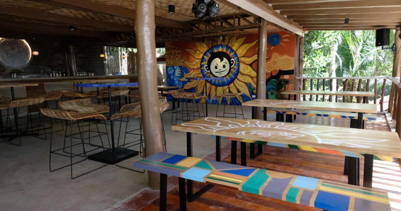 Mad Monkey Siquijor Hostel Exterior foto