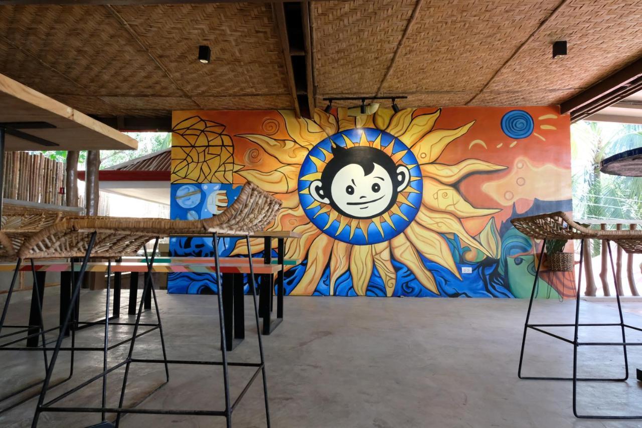 Mad Monkey Siquijor Hostel Exterior foto