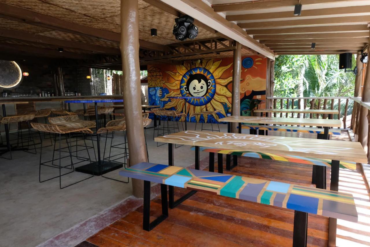 Mad Monkey Siquijor Hostel Exterior foto