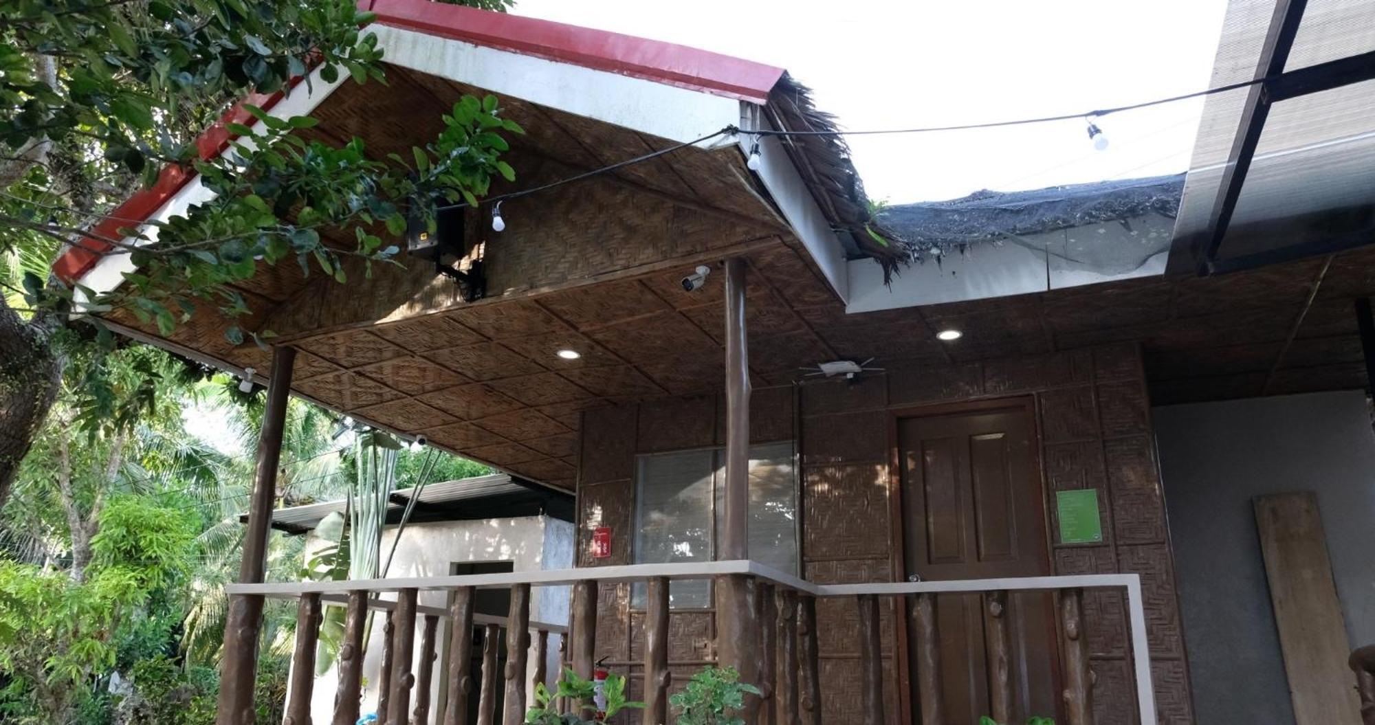 Mad Monkey Siquijor Hostel Exterior foto