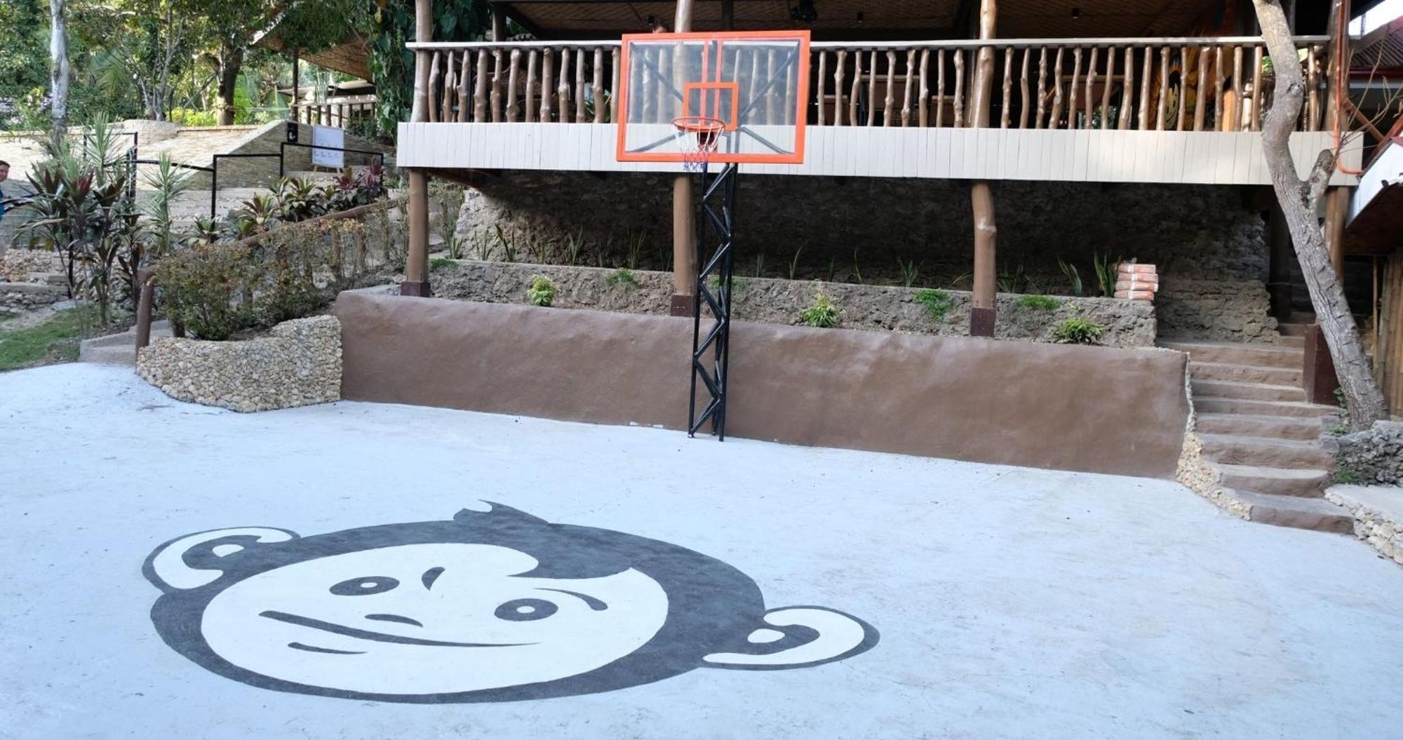 Mad Monkey Siquijor Hostel Exterior foto