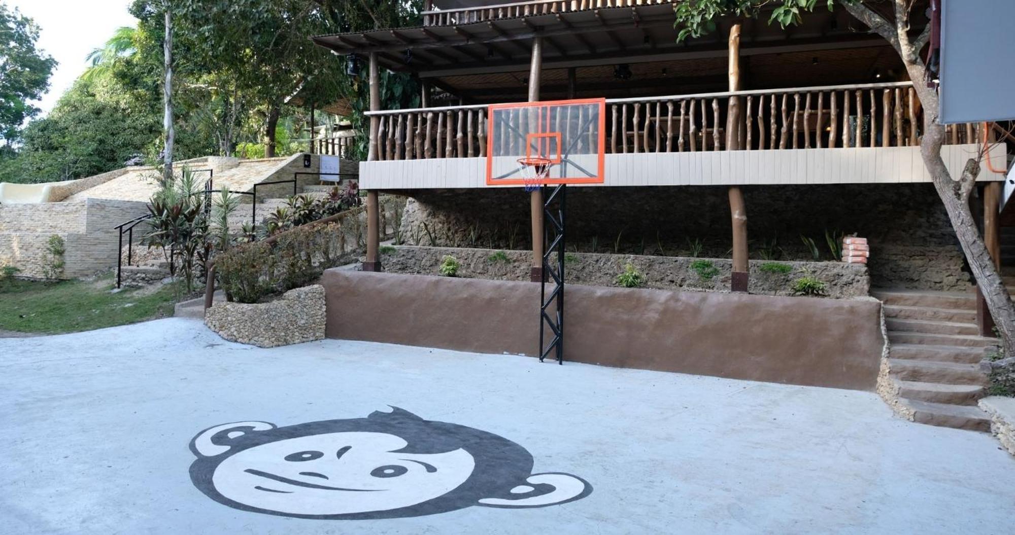 Mad Monkey Siquijor Hostel Exterior foto